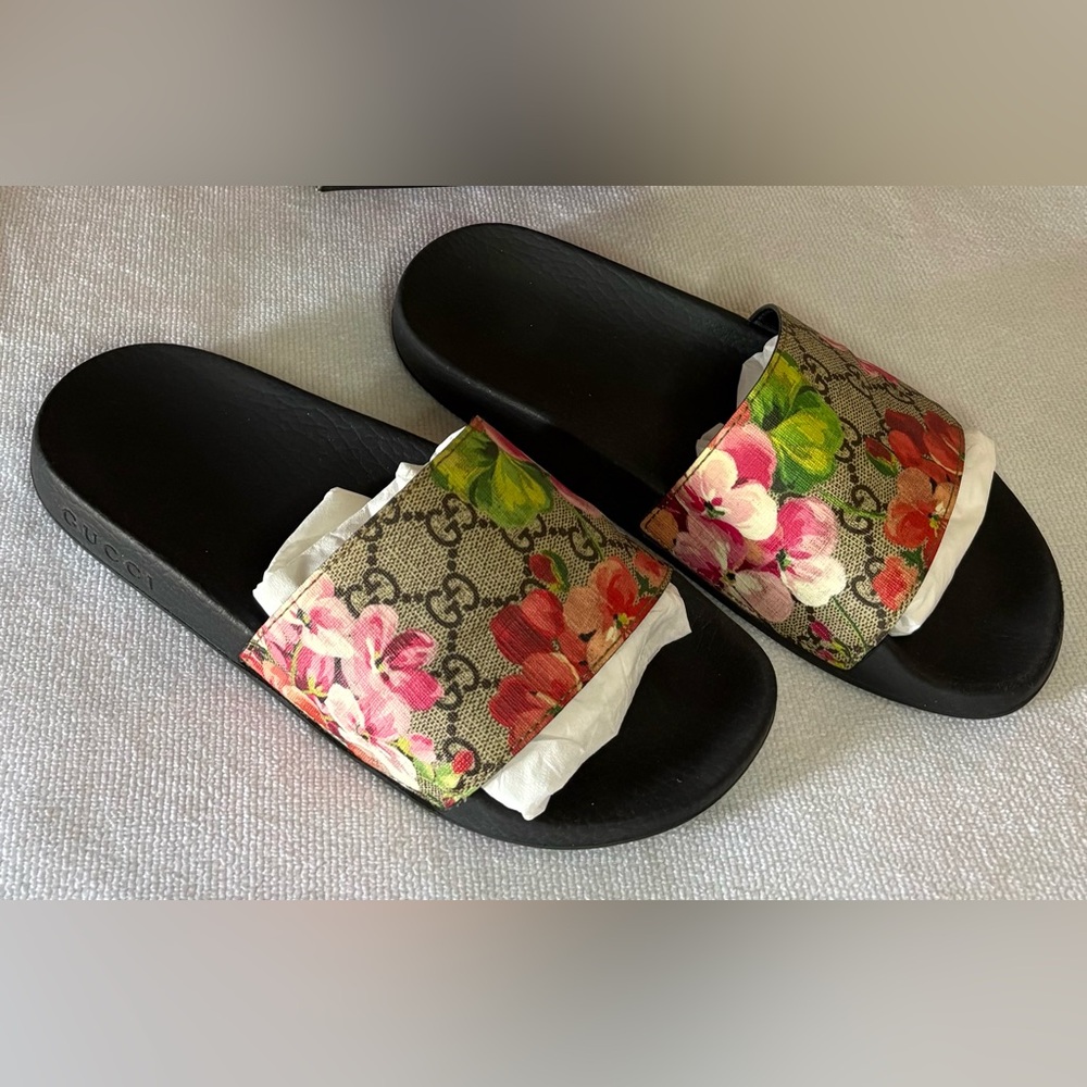 Gucci Women's Floral Slide Sandals - Black and Pink - Picture 2 of 7